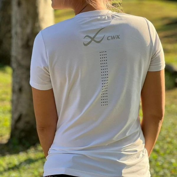 CW-X Outerwear Women เสื้อออกกำลังกาย ผู้หญิง รุ่น IC6185 สีขาว (WH)