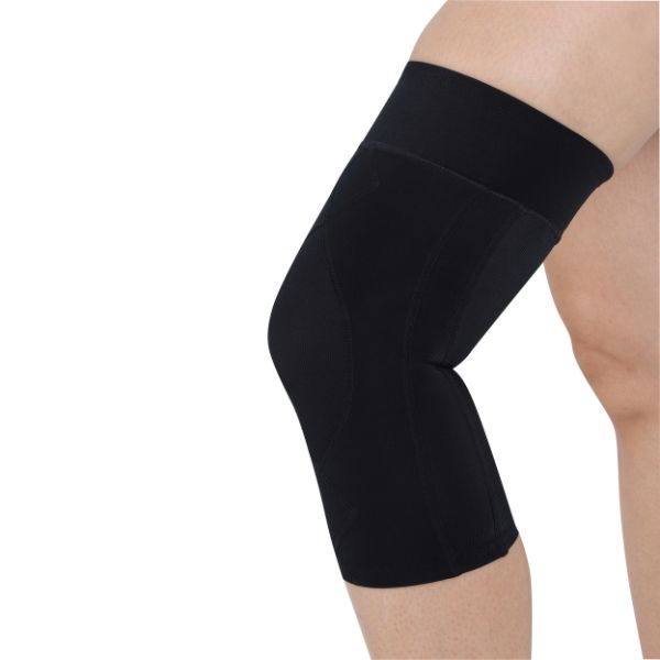 CW-X Knee Support Women ปลอกรัดเข่า ผู้หญิง รุ่น IC3181 สีดำ (BL)