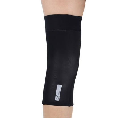 CW-X Knee Support Women ปลอกรัดเข่า ผู้หญิง รุ่น IC3181 สีดำ (BL)